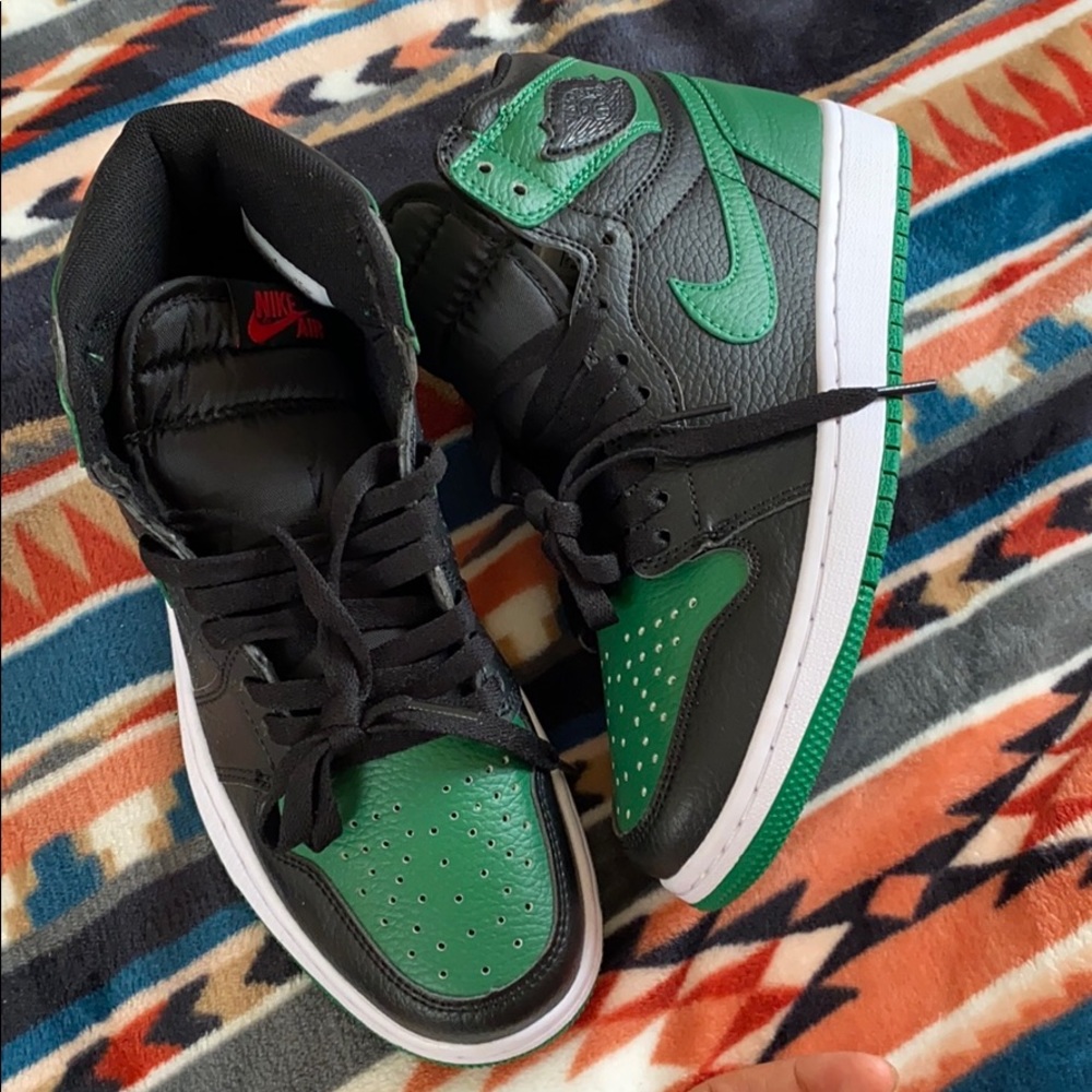 Pine green JORDAN 1’s